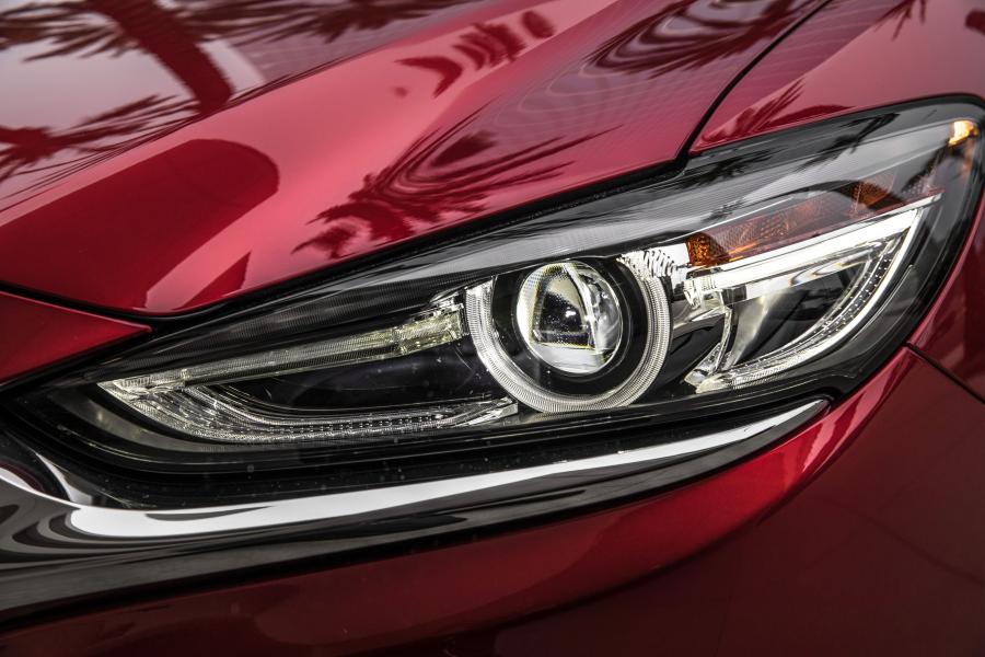 Детали экстерьера Mazda6 (GJ) 2018 года  (NA) (фото 31 из 40)